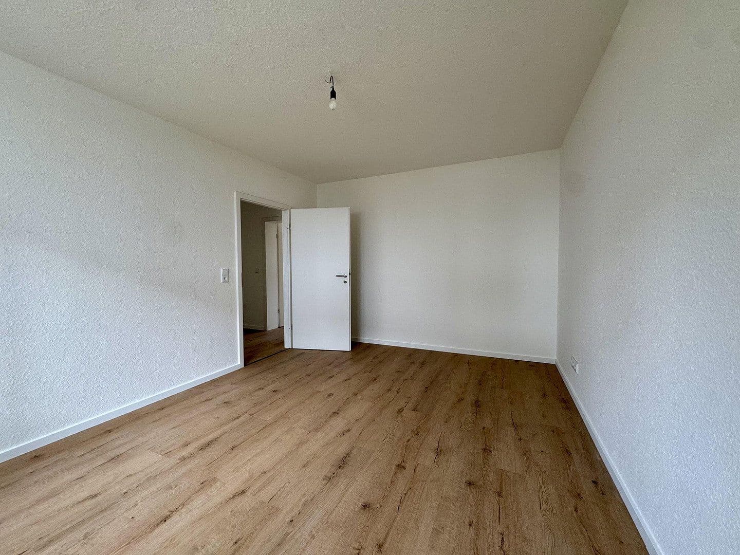 Prenájom bytu 2-izbový 58 m², Hauberrisserstraße 25, Wiesbaden, Hesensko Prenájom bytu 2-izbový 58 m², Hauberrisserstraße 25, Wiesbaden, Hesensko