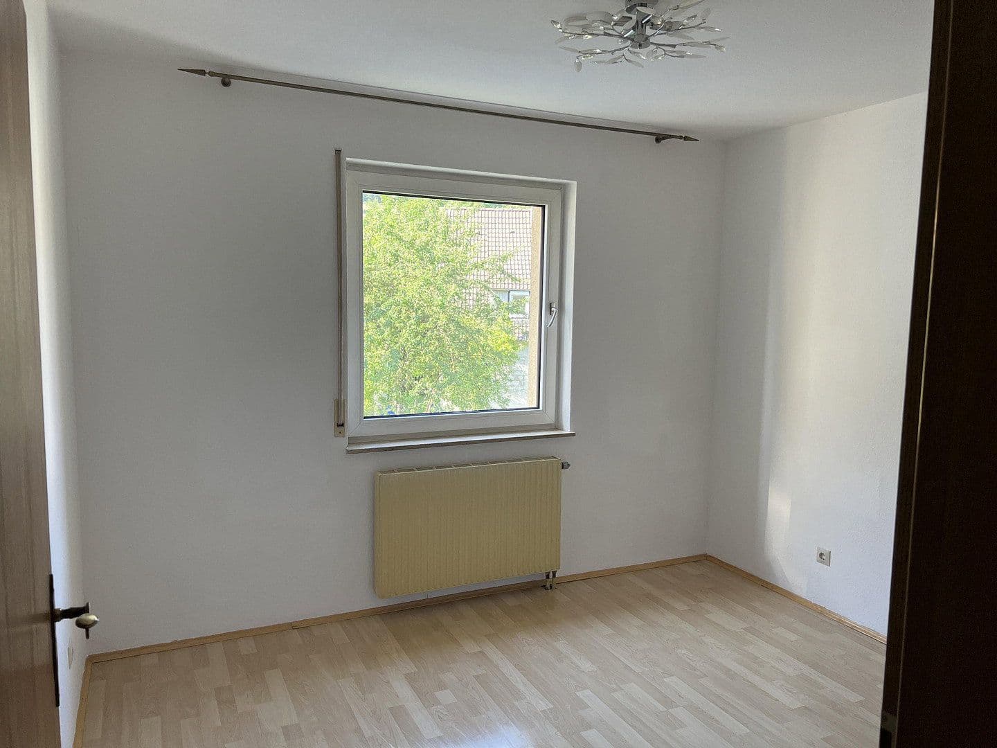 Prenájom bytu 4-izbový 85 m², Schwäbisch Gmünd, Bádensko-Wurttembersko Prenájom bytu 4-izbový 85 m², Schwäbisch Gmünd, Bádensko-Wurttembersko