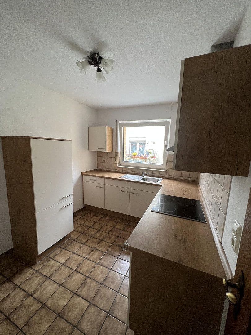 Prenájom bytu 4-izbový 85 m², Schwäbisch Gmünd, Bádensko-Wurttembersko Prenájom bytu 4-izbový 85 m², Schwäbisch Gmünd, Bádensko-Wurttembersko