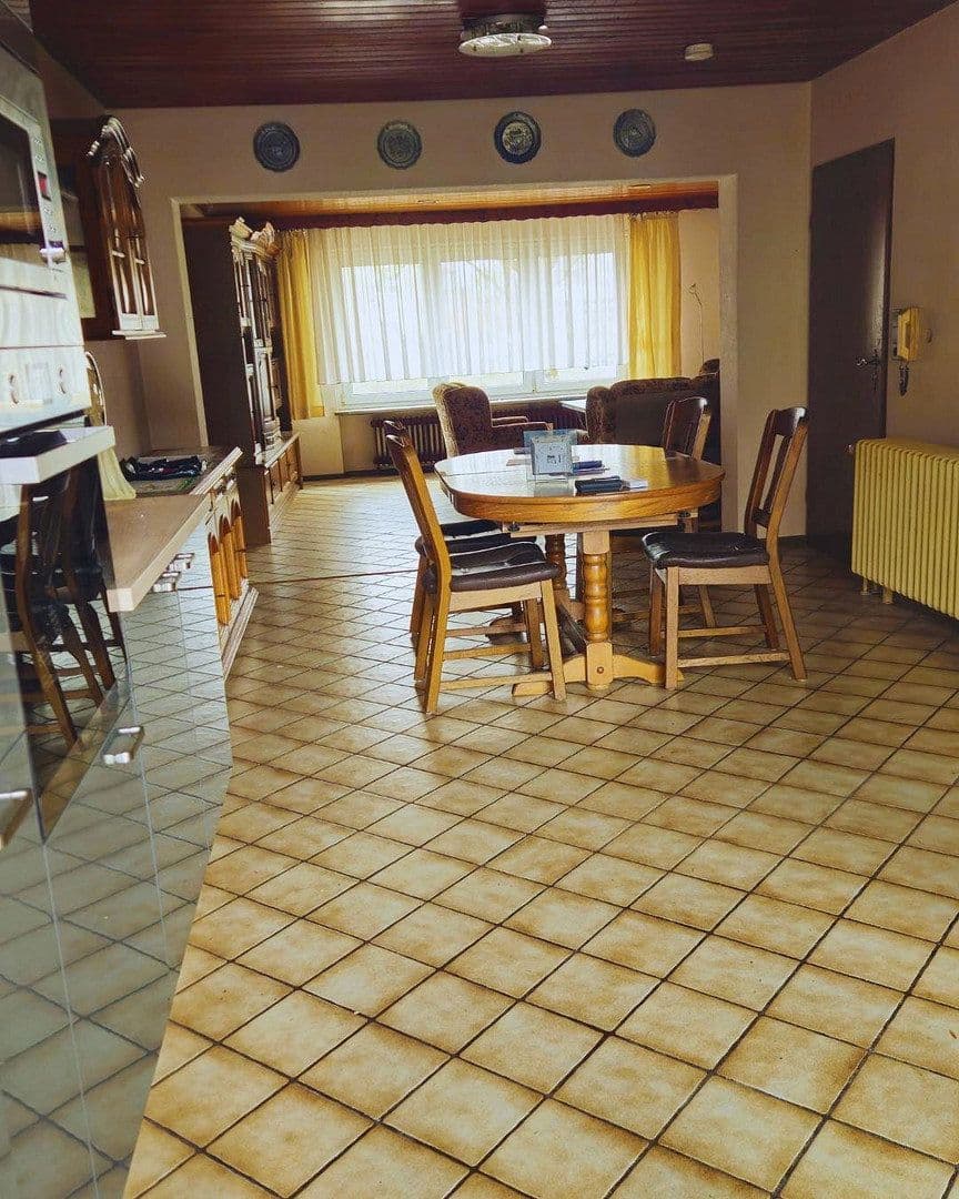 Predaj domu 280 m², pozemek 898 m², Hambrücken, Bádensko-Wurttembersko Predaj domu 280 m², pozemek 898 m², Hambrücken, Bádensko-Wurttembersko