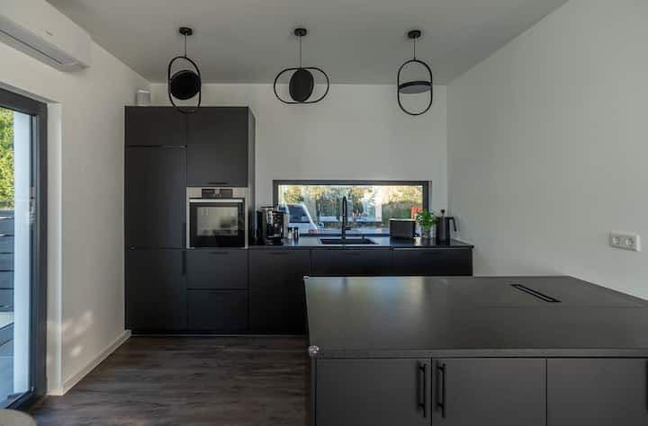 Predaj domu 180 m², pozemek 313 m², Hainweg 4/70, Neukieritzsch, Sasko Predaj domu 180 m², pozemek 313 m², Hainweg 4/70, Neukieritzsch, Sasko