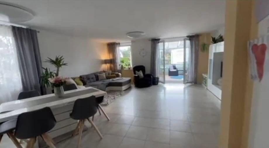 Predaj domu 138 m², pozemek 268 m², Engen, Bádensko-Wurttembersko Predaj domu 138 m², pozemek 268 m², Engen, Bádensko-Wurttembersko