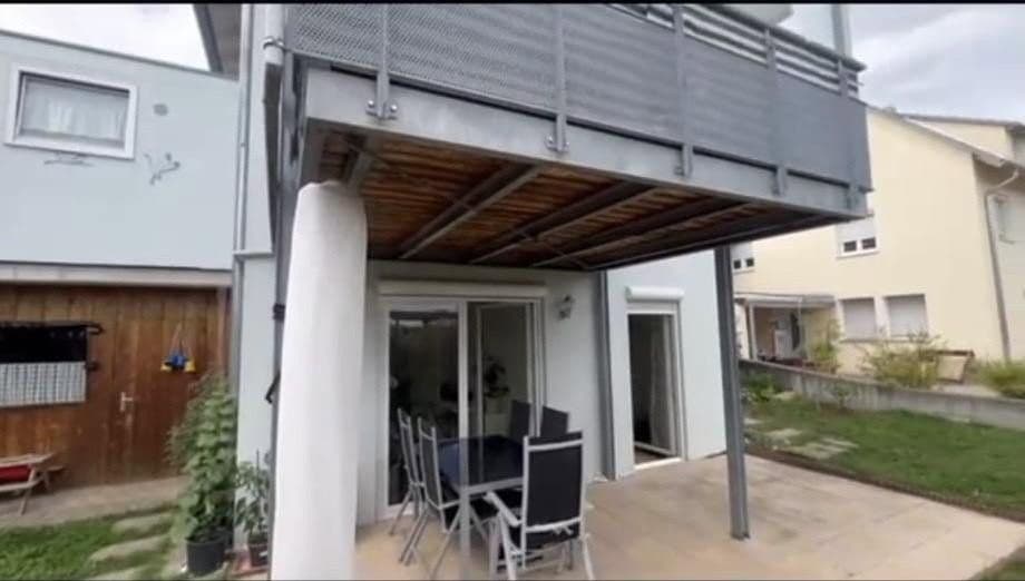Predaj domu 138 m², pozemek 268 m², Engen, Bádensko-Wurttembersko Predaj domu 138 m², pozemek 268 m², Engen, Bádensko-Wurttembersko