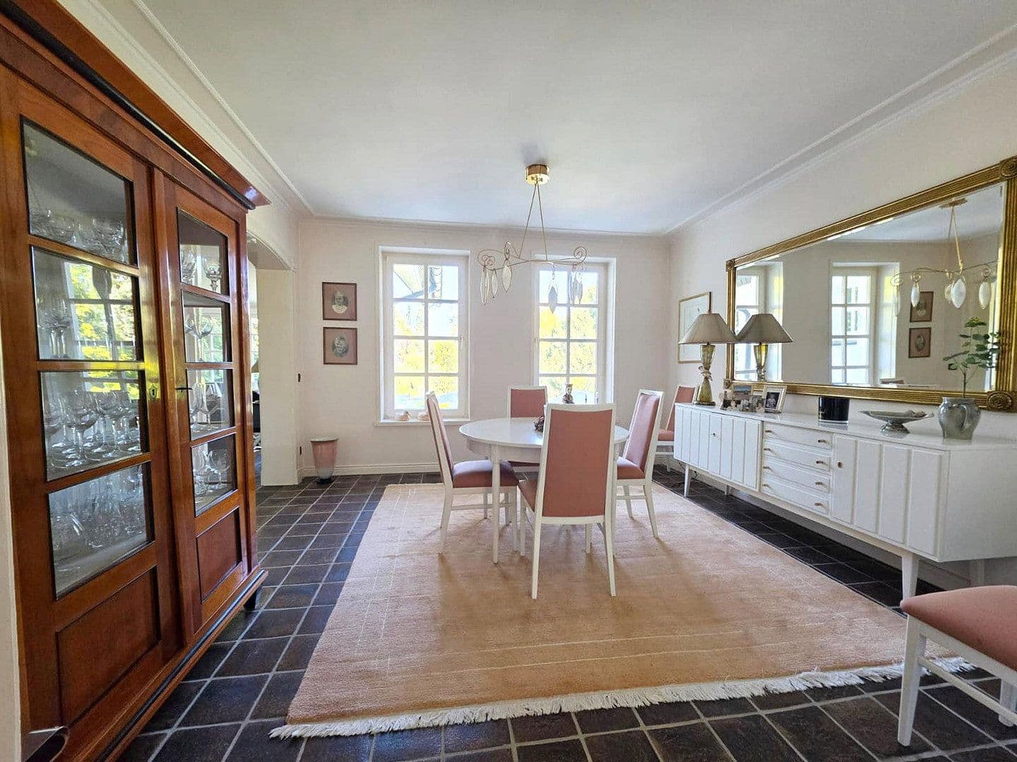 Predaj domu 254 m², pozemek 2.001 m², Kevelaer, Severné Porýnie - Westfálsko Predaj domu 254 m², pozemek 2.001 m², Kevelaer, Severné Porýnie - Westfálsko