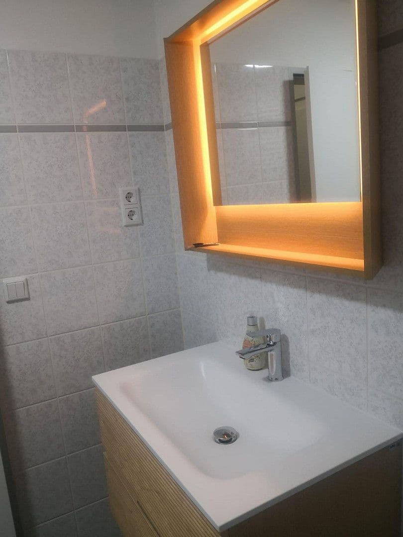 Prenájom bytu 1-izbový 35 m², Mittelstr. 3, Burscheid, Severné Porýnie - Westfálsko Prenájom bytu 1-izbový 35 m², Mittelstr. 3, Burscheid, Severné Porýnie - Westfálsko