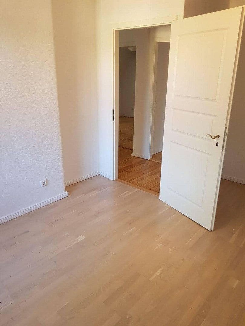 Predaj domu 125 m², pozemek 705 m², Berlin, Berlín Predaj domu 125 m², pozemek 705 m², Berlin, Berlín