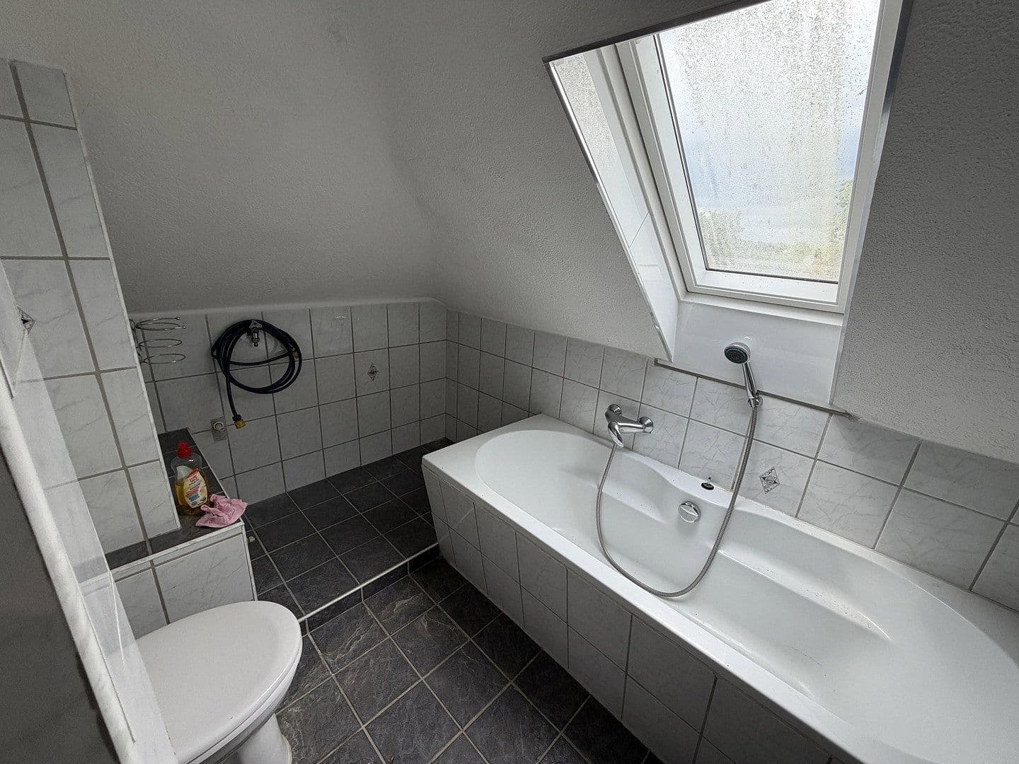 Predaj domu 221 m², pozemek 194 m², Nikolausstr. 1, Essen, Severné Porýnie - Westfálsko Predaj domu 221 m², pozemek 194 m², Nikolausstr. 1, Essen, Severné Porýnie - Westfálsko