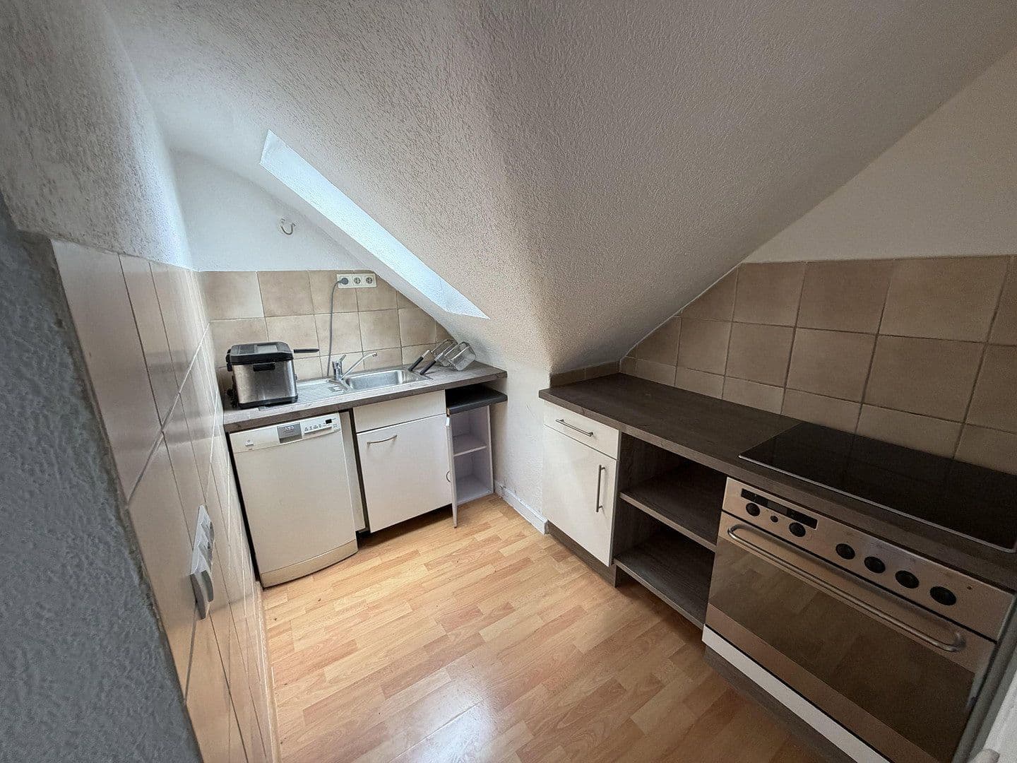 Predaj domu 221 m², pozemek 194 m², Nikolausstr. 1, Essen, Severné Porýnie - Westfálsko Predaj domu 221 m², pozemek 194 m², Nikolausstr. 1, Essen, Severné Porýnie - Westfálsko