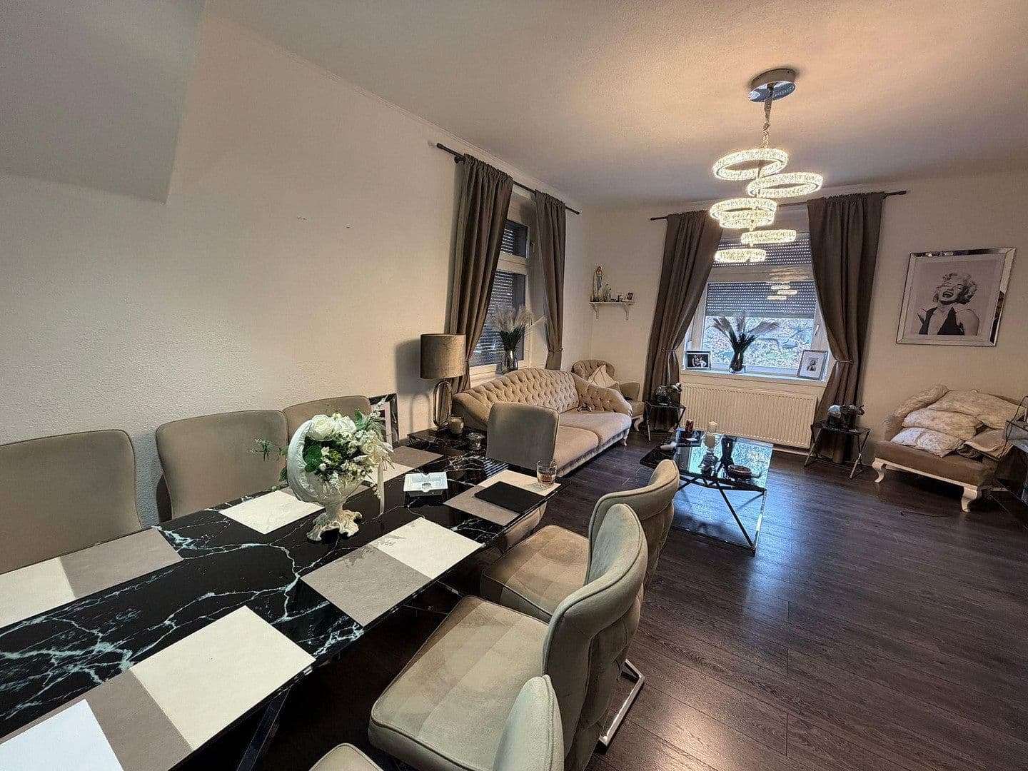 Predaj domu 221 m², pozemek 194 m², Nikolausstr. 1, Essen, Severné Porýnie - Westfálsko Predaj domu 221 m², pozemek 194 m², Nikolausstr. 1, Essen, Severné Porýnie - Westfálsko
