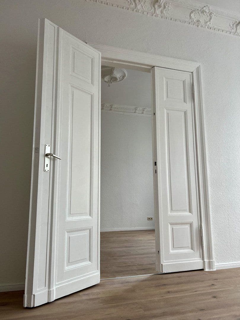 Prenájom bytu 3-izbový 92 m², Magdeburg, Sasko-Anhaltsko Prenájom bytu 3-izbový 92 m², Magdeburg, Sasko-Anhaltsko