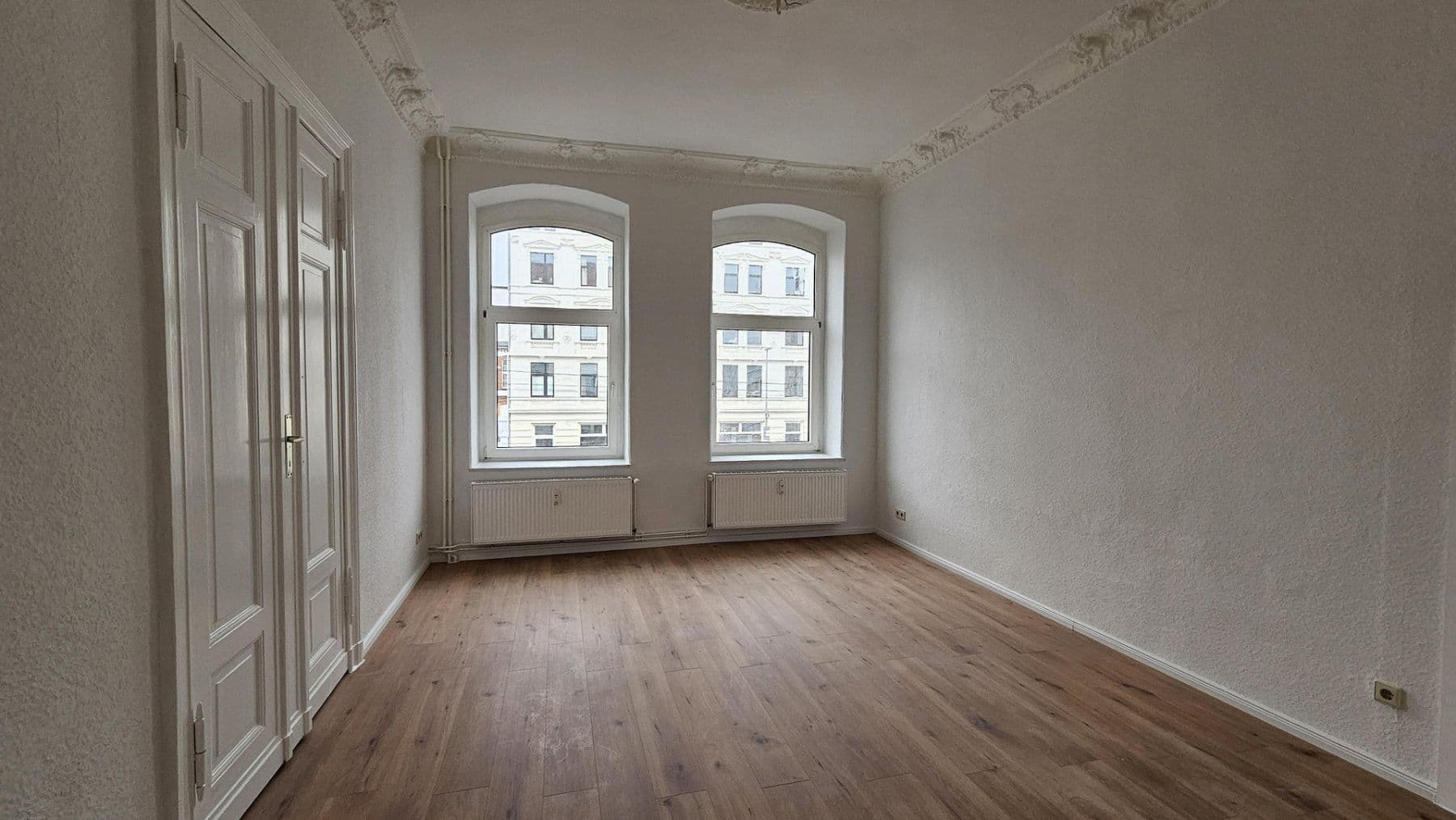 Prenájom bytu 3-izbový 92 m², Magdeburg, Sasko-Anhaltsko Prenájom bytu 3-izbový 92 m², Magdeburg, Sasko-Anhaltsko