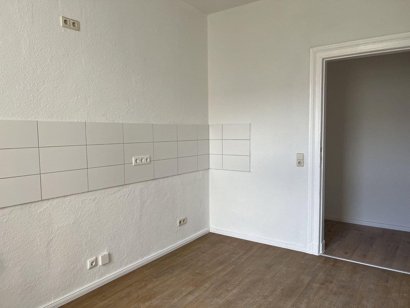 Prenájom bytu 3-izbový 92 m², Magdeburg, Sasko-Anhaltsko Prenájom bytu 3-izbový 92 m², Magdeburg, Sasko-Anhaltsko