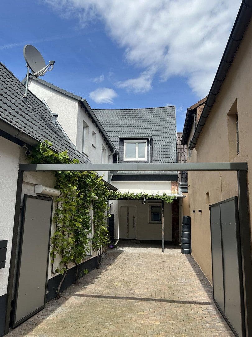 Predaj domu 250 m², pozemek 314 m², Mutterstadt, Porýnie-Falcko Predaj domu 250 m², pozemek 314 m², Mutterstadt, Porýnie-Falcko