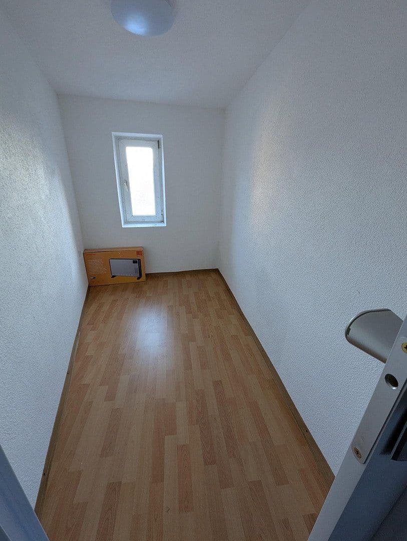 Prenájom bytu 3-izbový 90 m², Kleingartacher Straße 1, Schwaigern, Bádensko-Wurttembersko Prenájom bytu 3-izbový 90 m², Kleingartacher Straße 1, Schwaigern, Bádensko-Wurttembersko