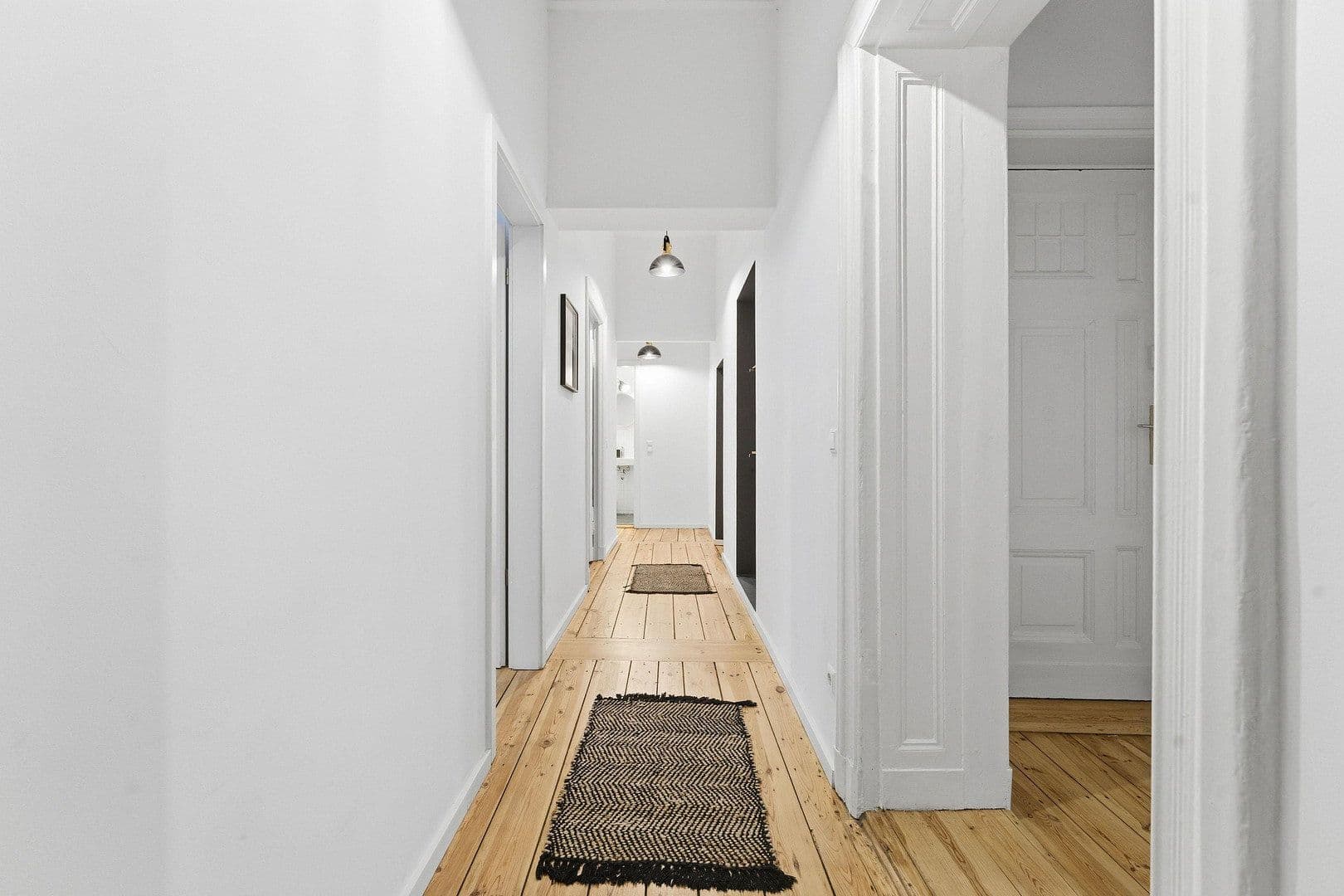 Prenájom bytu 107 m², Simon-Dach-Straße 13, Berlin, Berlín Prenájom bytu 107 m², Simon-Dach-Straße 13, Berlin, Berlín