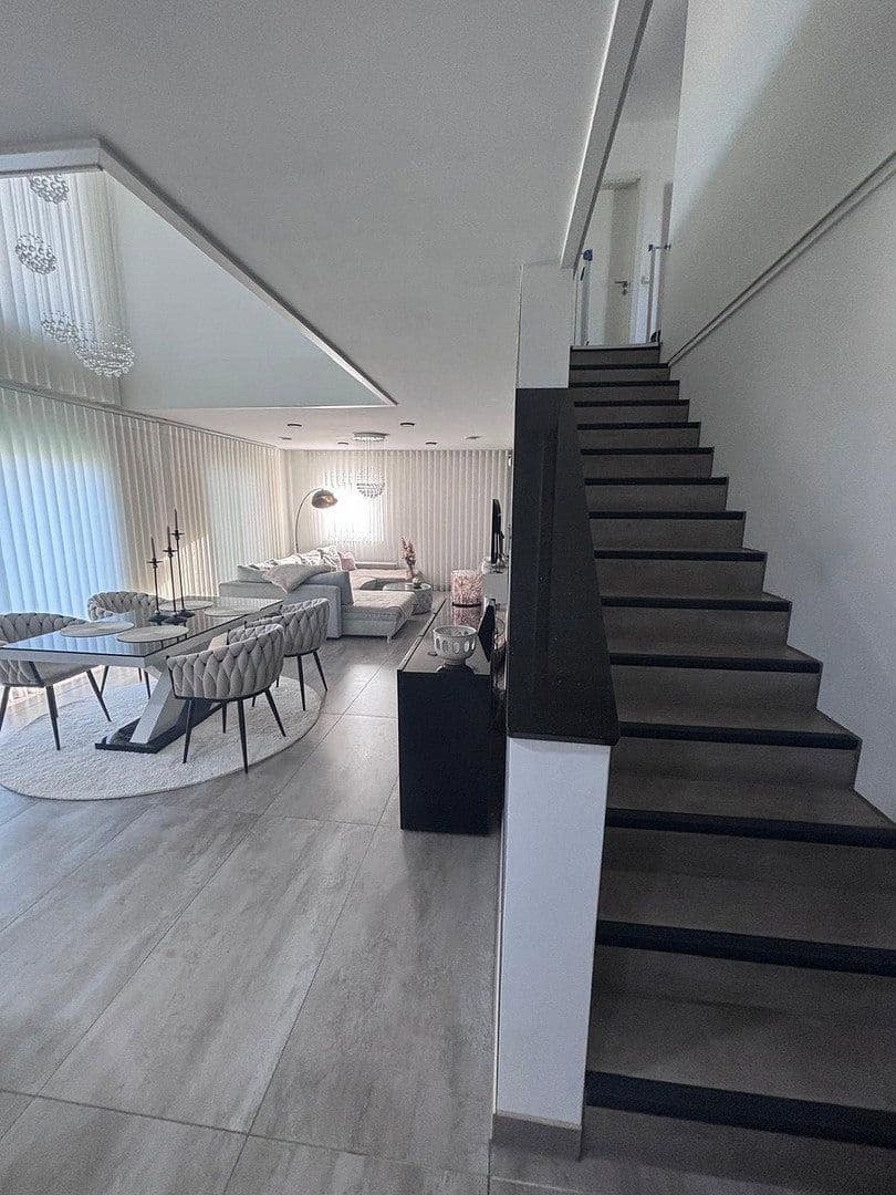 Predaj domu 170 m², pozemek 469 m², Kirchardt, Bádensko-Wurttembersko Predaj domu 170 m², pozemek 469 m², Kirchardt, Bádensko-Wurttembersko