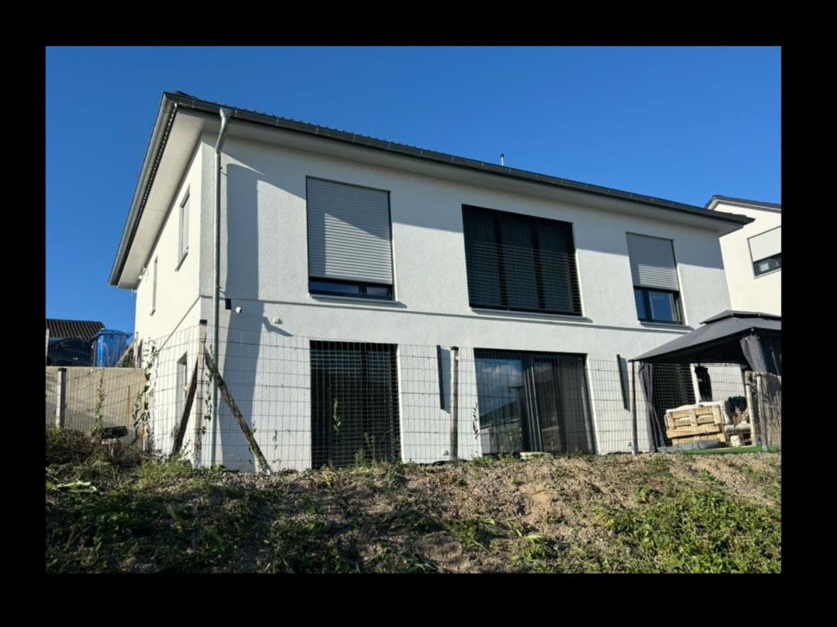 Predaj domu 170 m², pozemek 469 m², Kirchardt, Bádensko-Wurttembersko Predaj domu 170 m², pozemek 469 m², Kirchardt, Bádensko-Wurttembersko