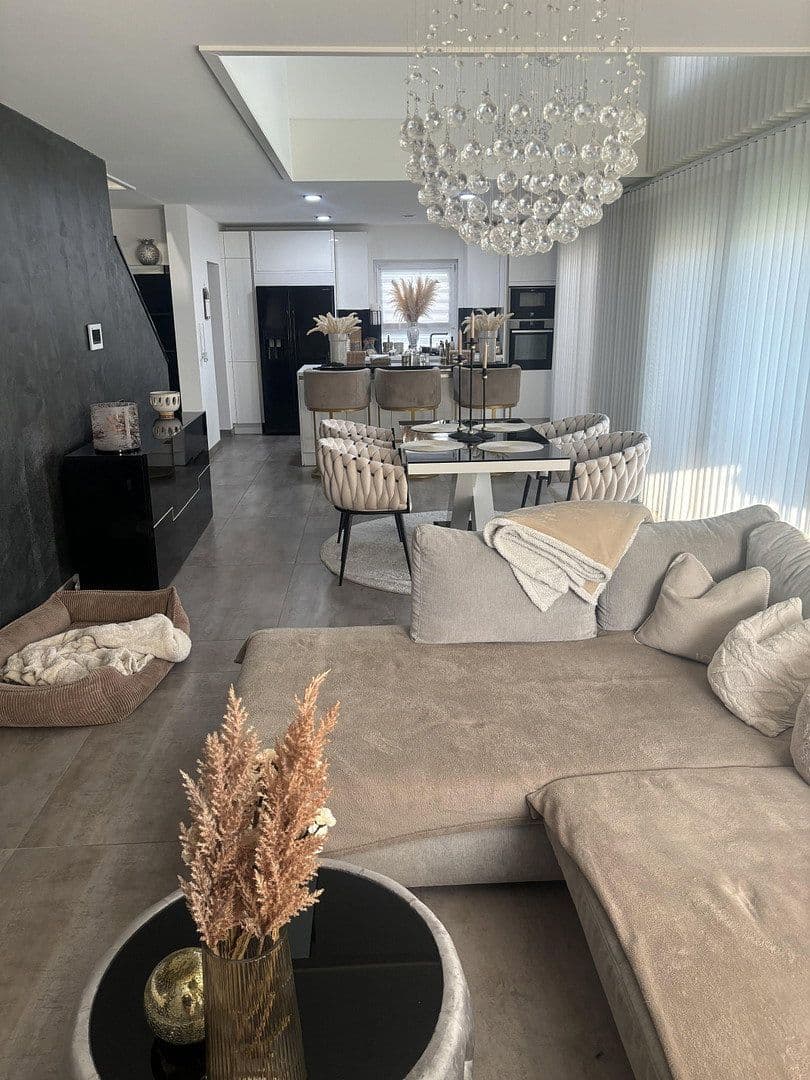 Predaj domu 170 m², pozemek 469 m², Kirchardt, Bádensko-Wurttembersko Predaj domu 170 m², pozemek 469 m², Kirchardt, Bádensko-Wurttembersko