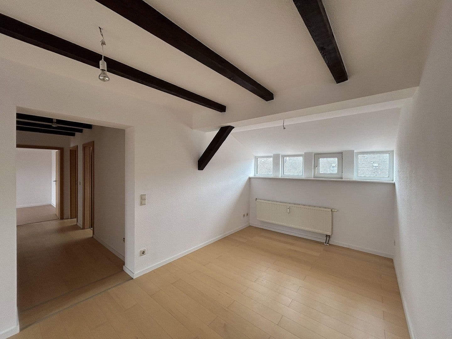 Prenájom bytu 4-izbový 79 m², Luisenstr. 15, Görlitz, Sasko Prenájom bytu 4-izbový 79 m², Luisenstr. 15, Görlitz, Sasko