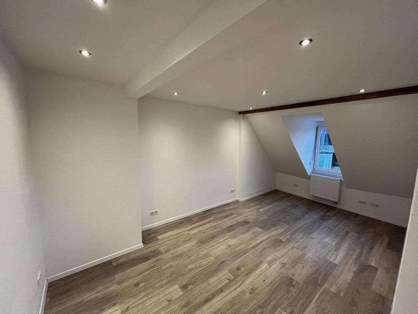 Prenájom bytu 2-izbový 75 m², Kurfürstenstraße 20, Schwetzingen, Bádensko-Wurttembersko Prenájom bytu 2-izbový 75 m², Kurfürstenstraße 20, Schwetzingen, Bádensko-Wurttembersko