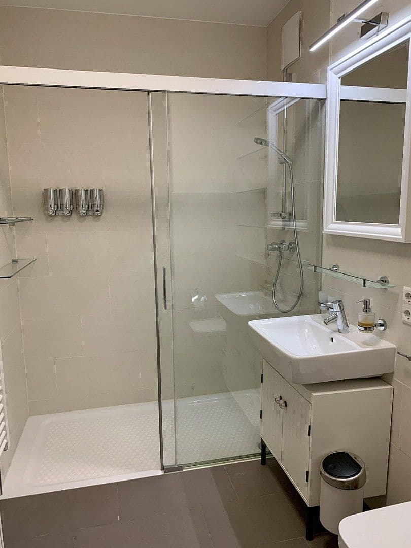 Prenájom bytu 2-izbový 57 m², Berlin, Berlín Prenájom bytu 2-izbový 57 m², Berlin, Berlín
