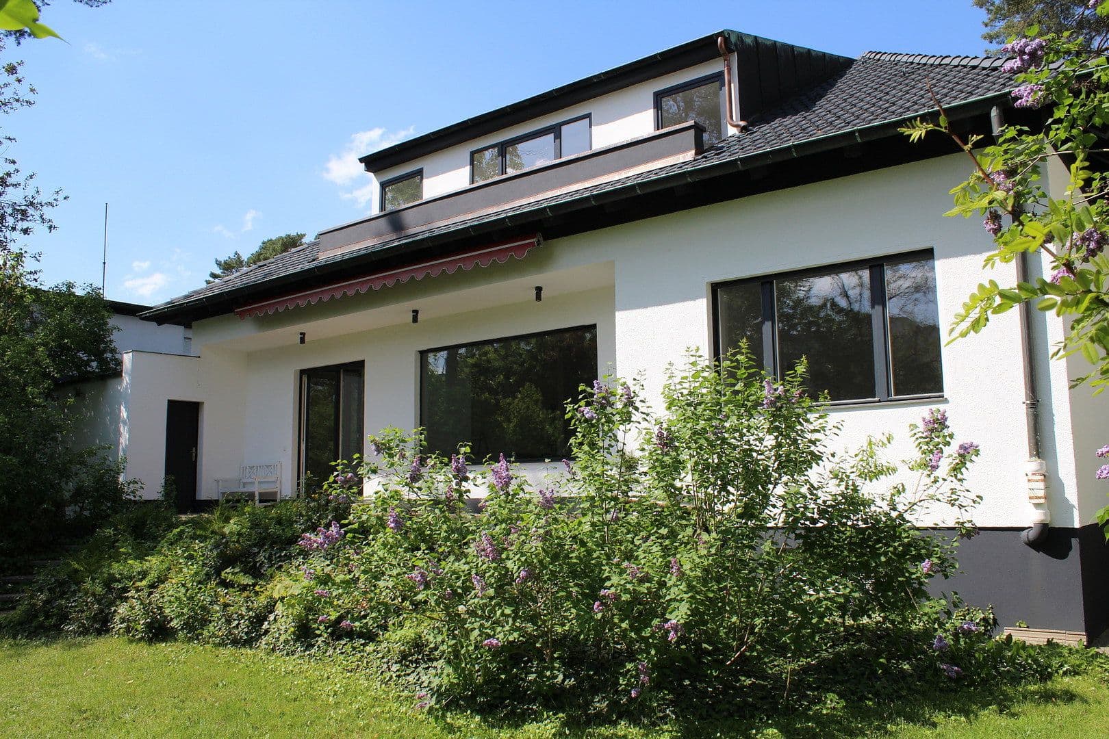 Prenájom domu 275 m², pozemek 1.000 m², Berlin, Berlín Prenájom domu 275 m², pozemek 1.000 m², Berlin, Berlín