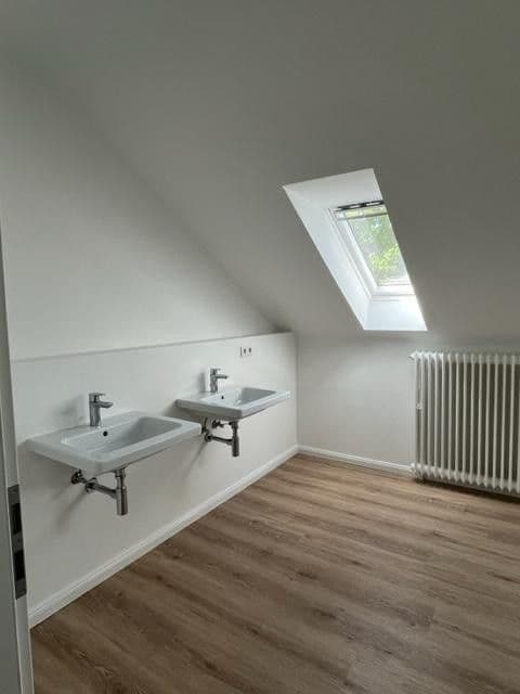 Prenájom domu 275 m², pozemek 1.000 m², Berlin, Berlín Prenájom domu 275 m², pozemek 1.000 m², Berlin, Berlín