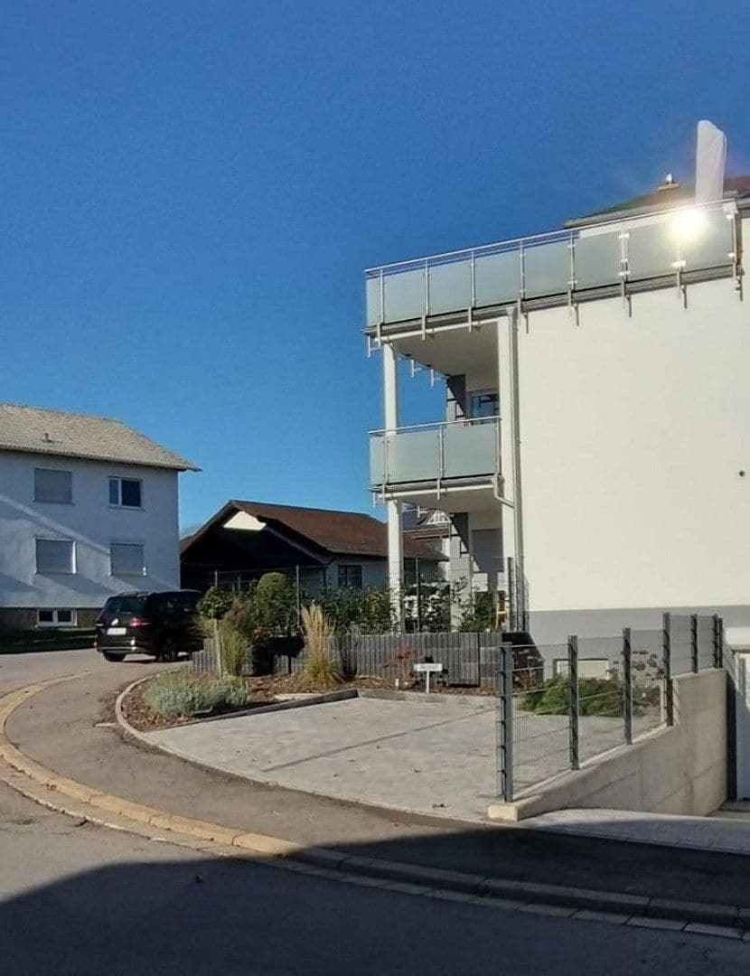 Prenájom bytu 3-izbový 98 m², Homburg, Sársko Prenájom bytu 3-izbový 98 m², Homburg, Sársko