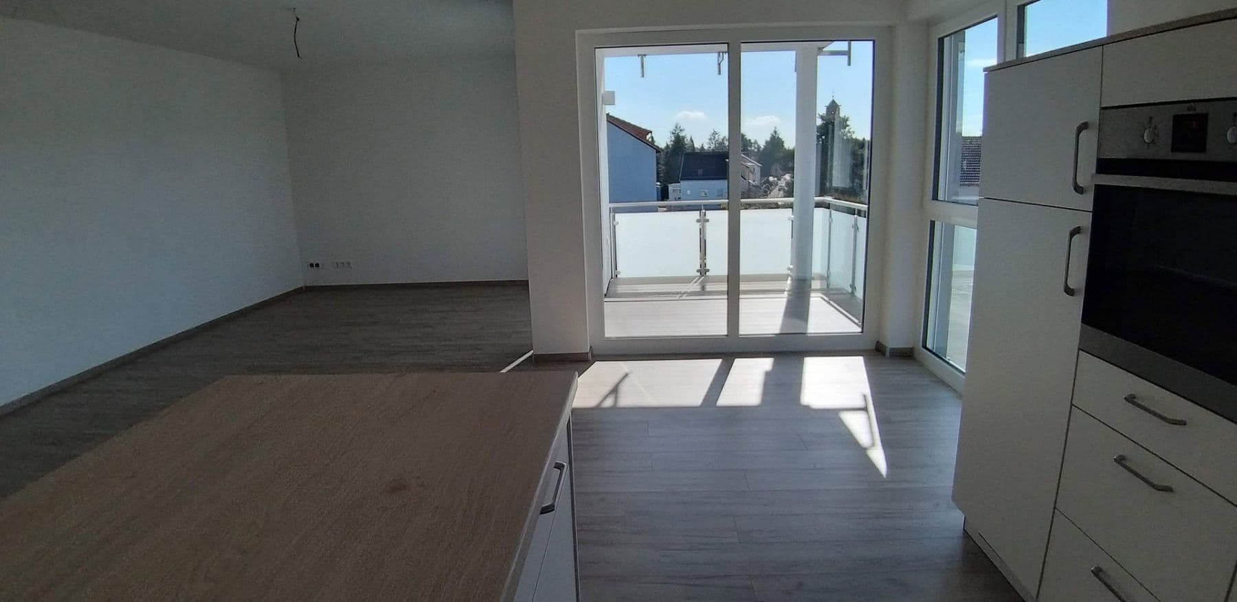 Prenájom bytu 3-izbový 98 m², Homburg, Sársko Prenájom bytu 3-izbový 98 m², Homburg, Sársko