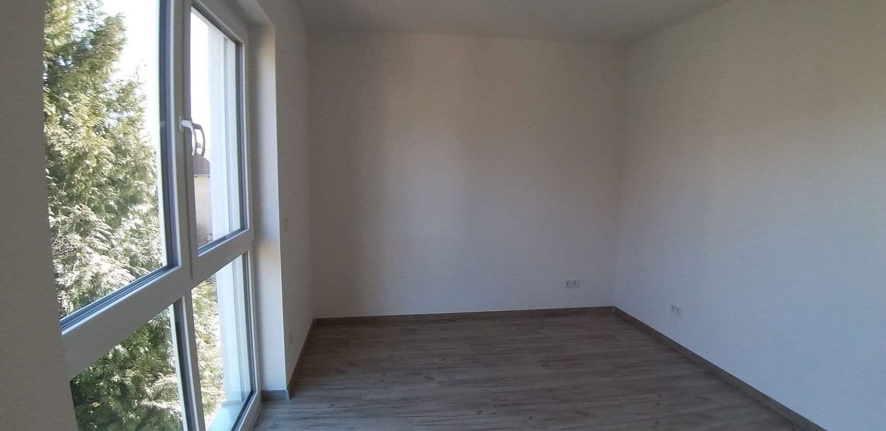 Prenájom bytu 3-izbový 98 m², Homburg, Sársko Prenájom bytu 3-izbový 98 m², Homburg, Sársko