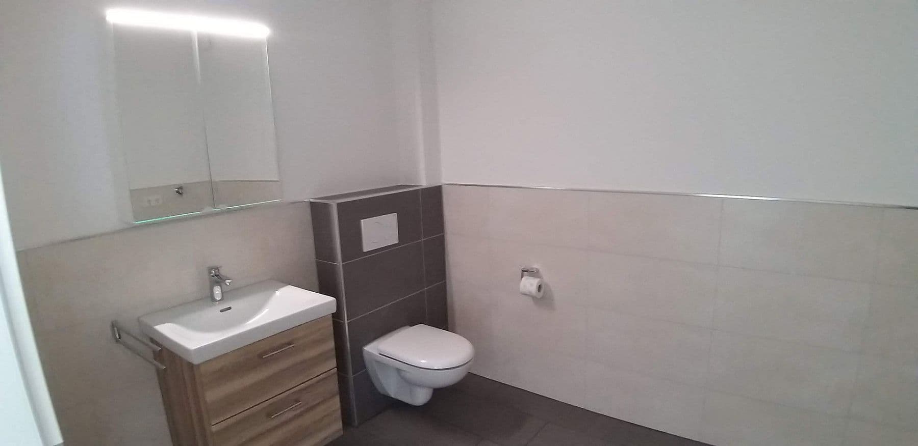 Prenájom bytu 3-izbový 98 m², Homburg, Sársko Prenájom bytu 3-izbový 98 m², Homburg, Sársko