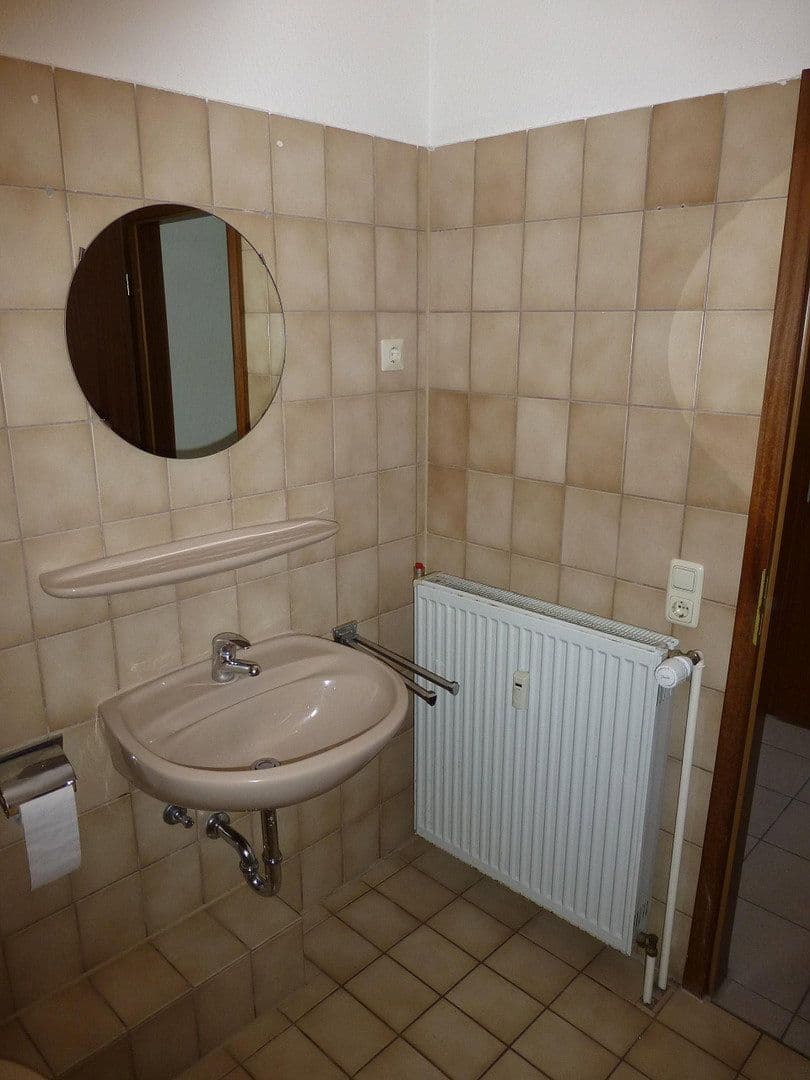Prenájom bytu 2-izbový 55 m², Geleitsstr. 32, Offenbach am Main, Hesensko Prenájom bytu 2-izbový 55 m², Geleitsstr. 32, Offenbach am Main, Hesensko