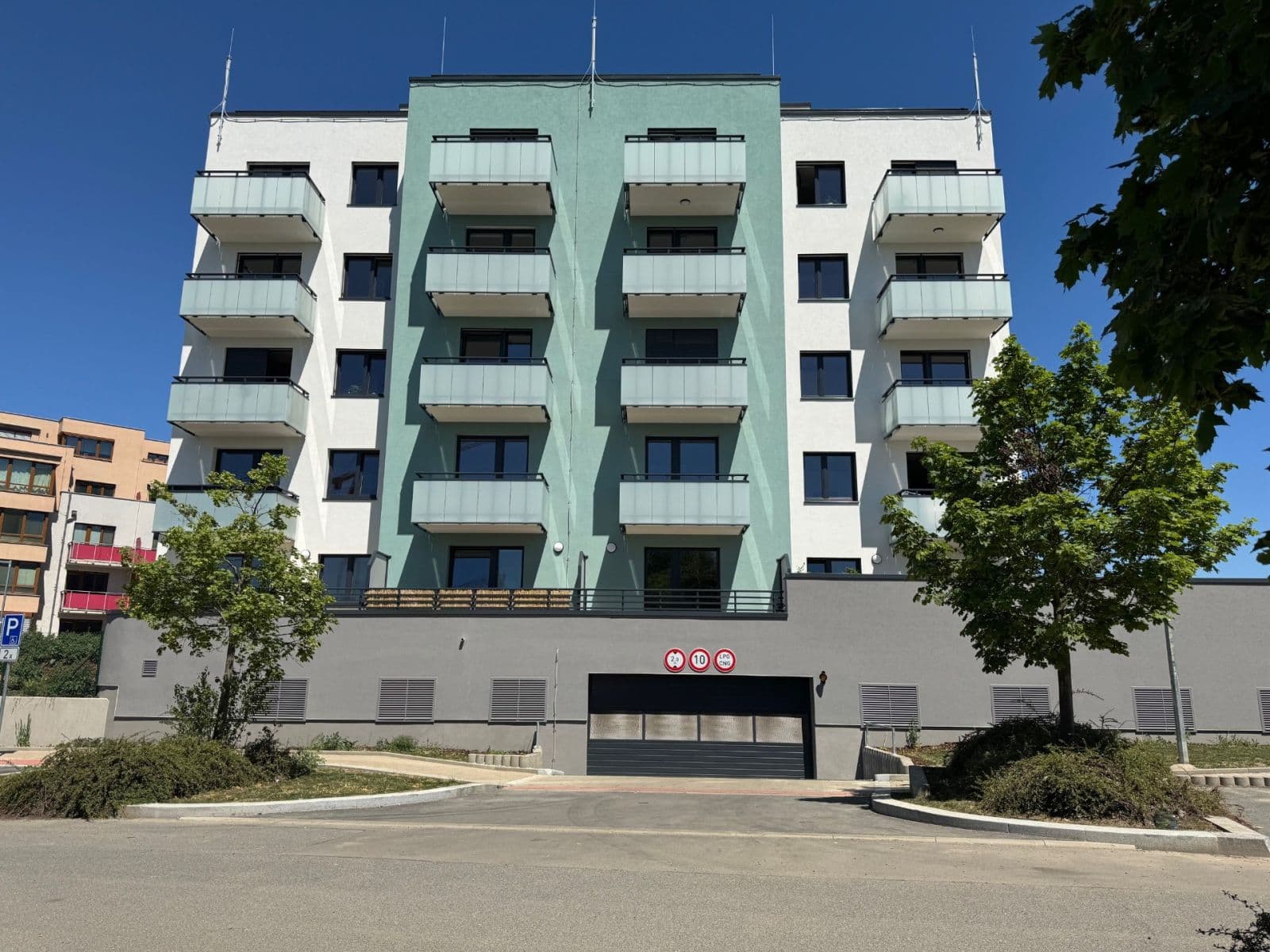 Prenájom bytu 1-izbový 33 m², Strančická, Praha, Praha Prenájom bytu 1-izbový 33 m², Strančická, Praha, Praha