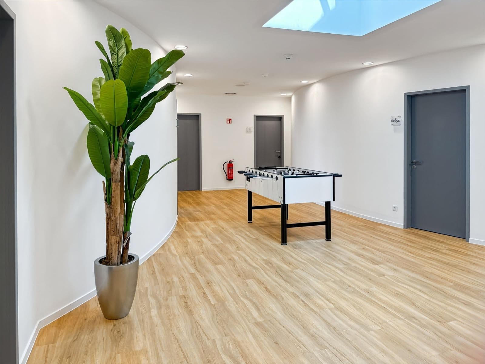 Prenájom kancelárie 780 m², Ludwig-Erhard-Platz 1, Leverkusen, Severné Porýnie - Westfálsko Prenájom kancelárie 780 m², Ludwig-Erhard-Platz 1, Leverkusen, Severné Porýnie - Westfálsko