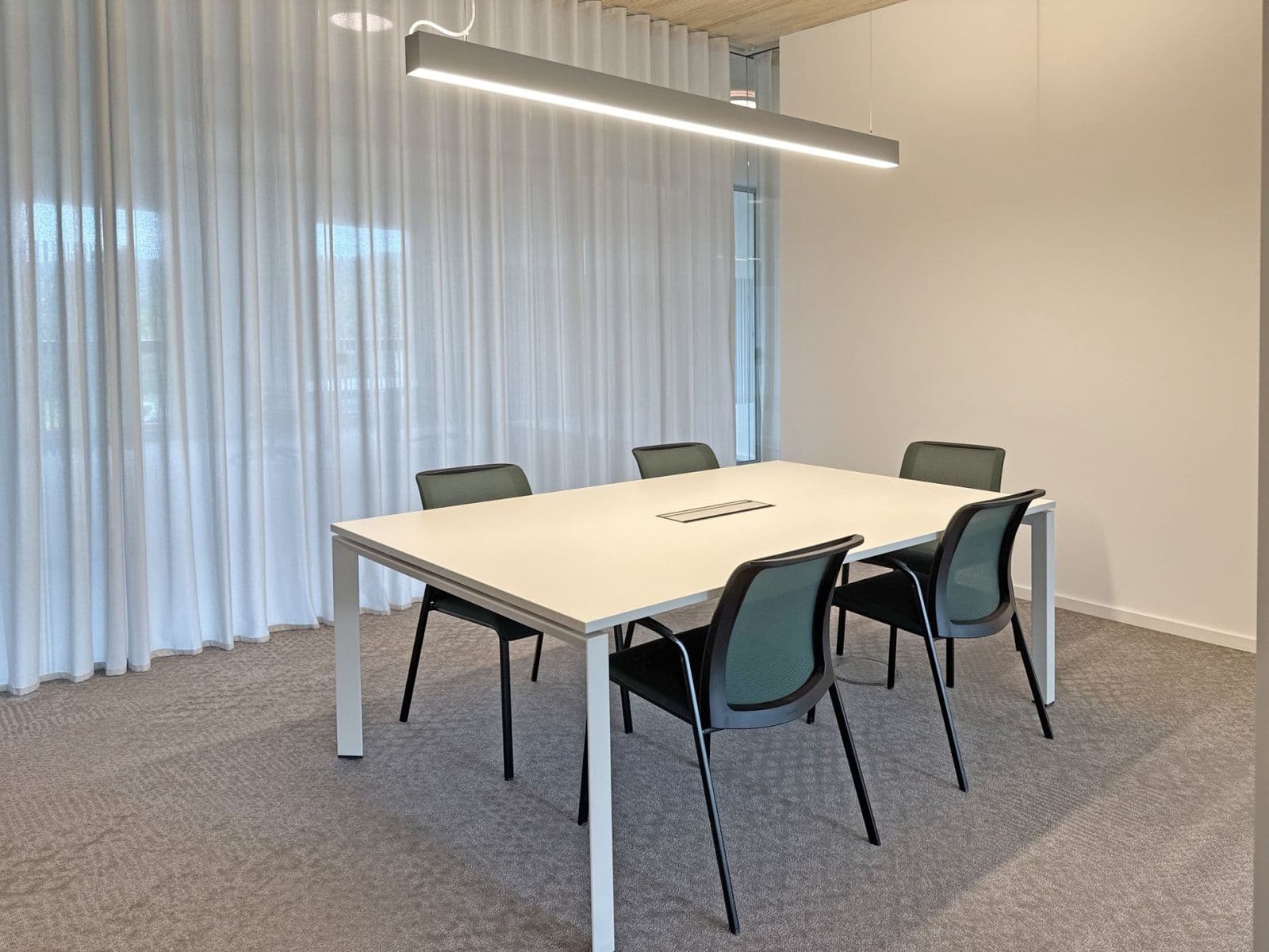 Prenájom kancelárie 600 m², Friedrich-Henning-Straße 17, Metzingen, Bádensko-Wurttembersko Prenájom kancelárie 600 m², Friedrich-Henning-Straße 17, Metzingen, Bádensko-Wurttembersko