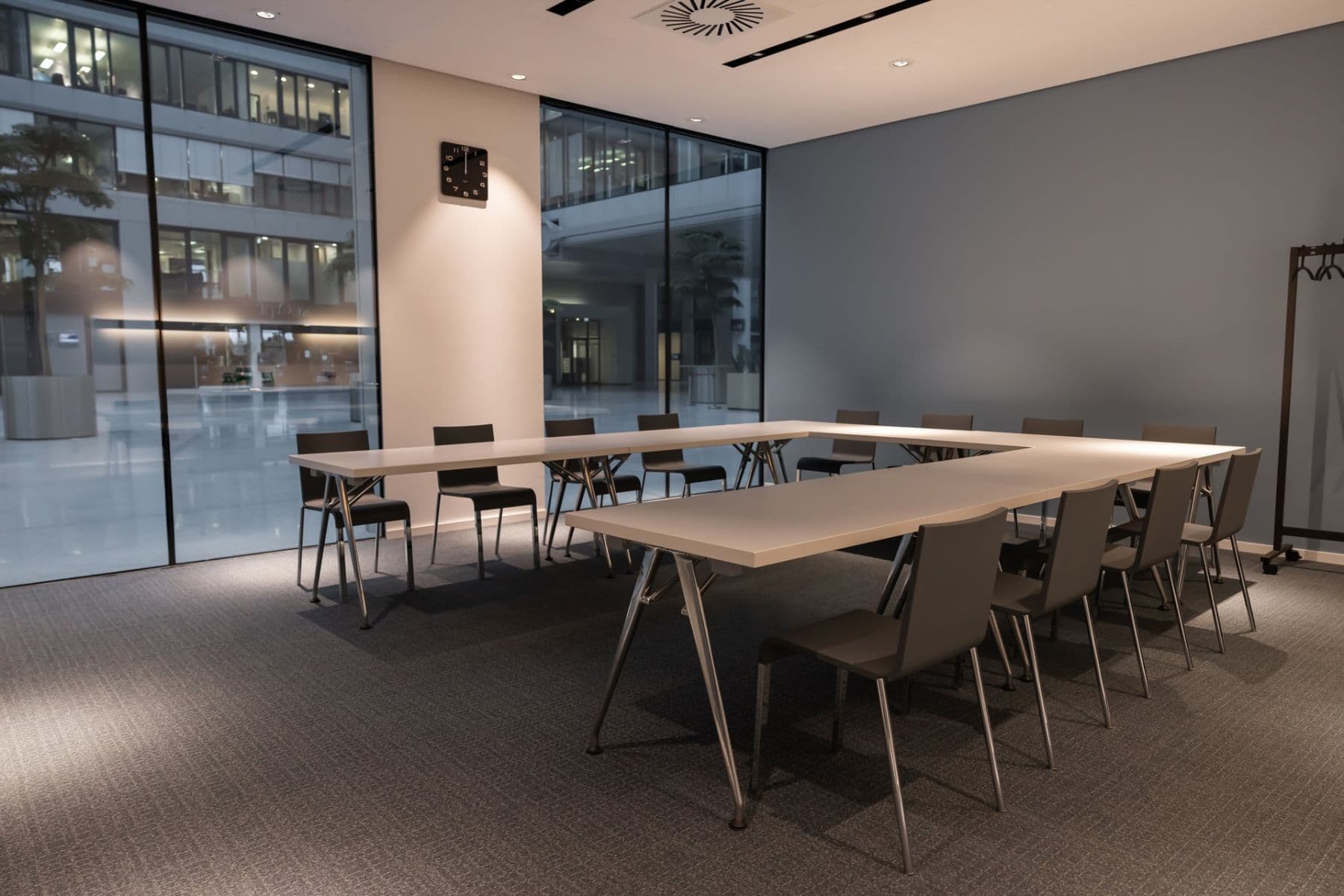 Prenájom kancelárie 5.354 m², Am Flughafen 12, Frankfurt, Hesensko Prenájom kancelárie 5.354 m², Am Flughafen 12, Frankfurt, Hesensko