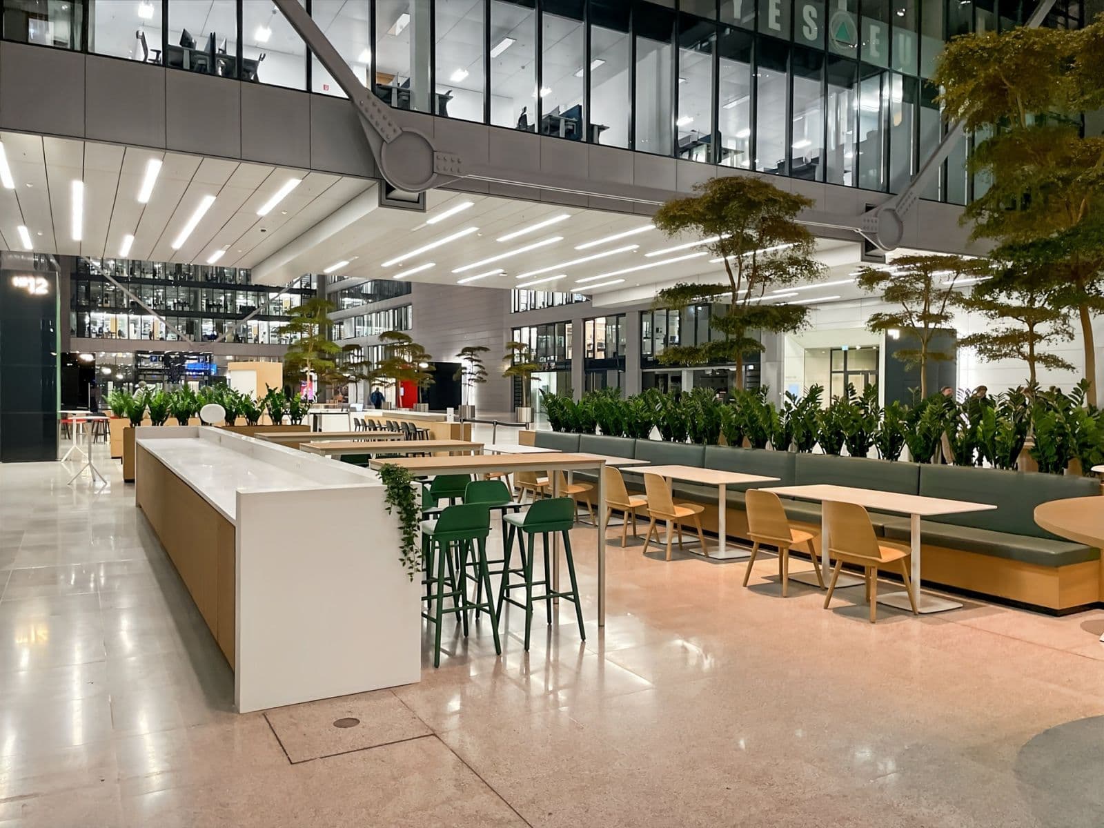 Prenájom kancelárie 5.354 m², Am Flughafen 12, Frankfurt, Hesensko Prenájom kancelárie 5.354 m², Am Flughafen 12, Frankfurt, Hesensko