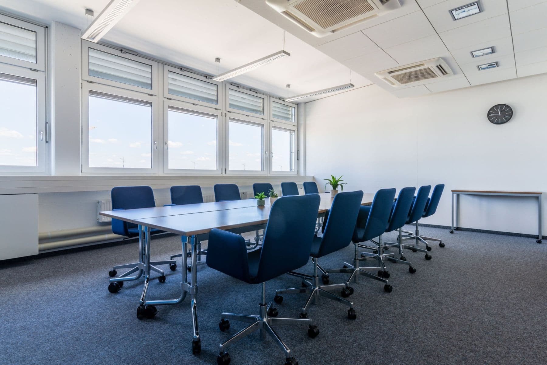 Prenájom kancelárie 815 m², Flughafenstr. 118, Nuremberg, Bavorsko Prenájom kancelárie 815 m², Flughafenstr. 118, Nuremberg, Bavorsko