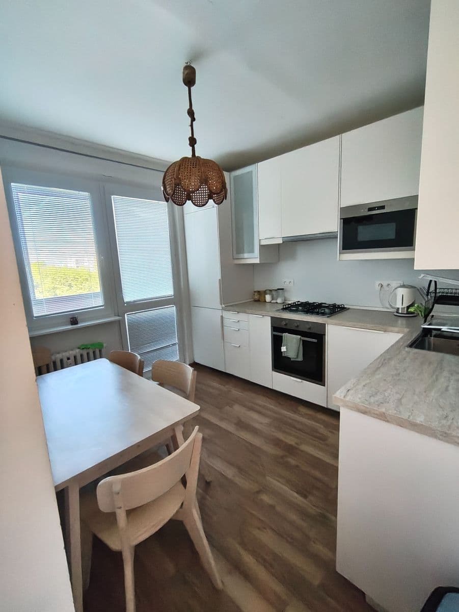 Predaj bytu 3-izbový 68 m², Holíčska, Petržalka, Bratislavský kraj Predaj bytu 3-izbový 68 m², Holíčska, Petržalka, Bratislavský kraj