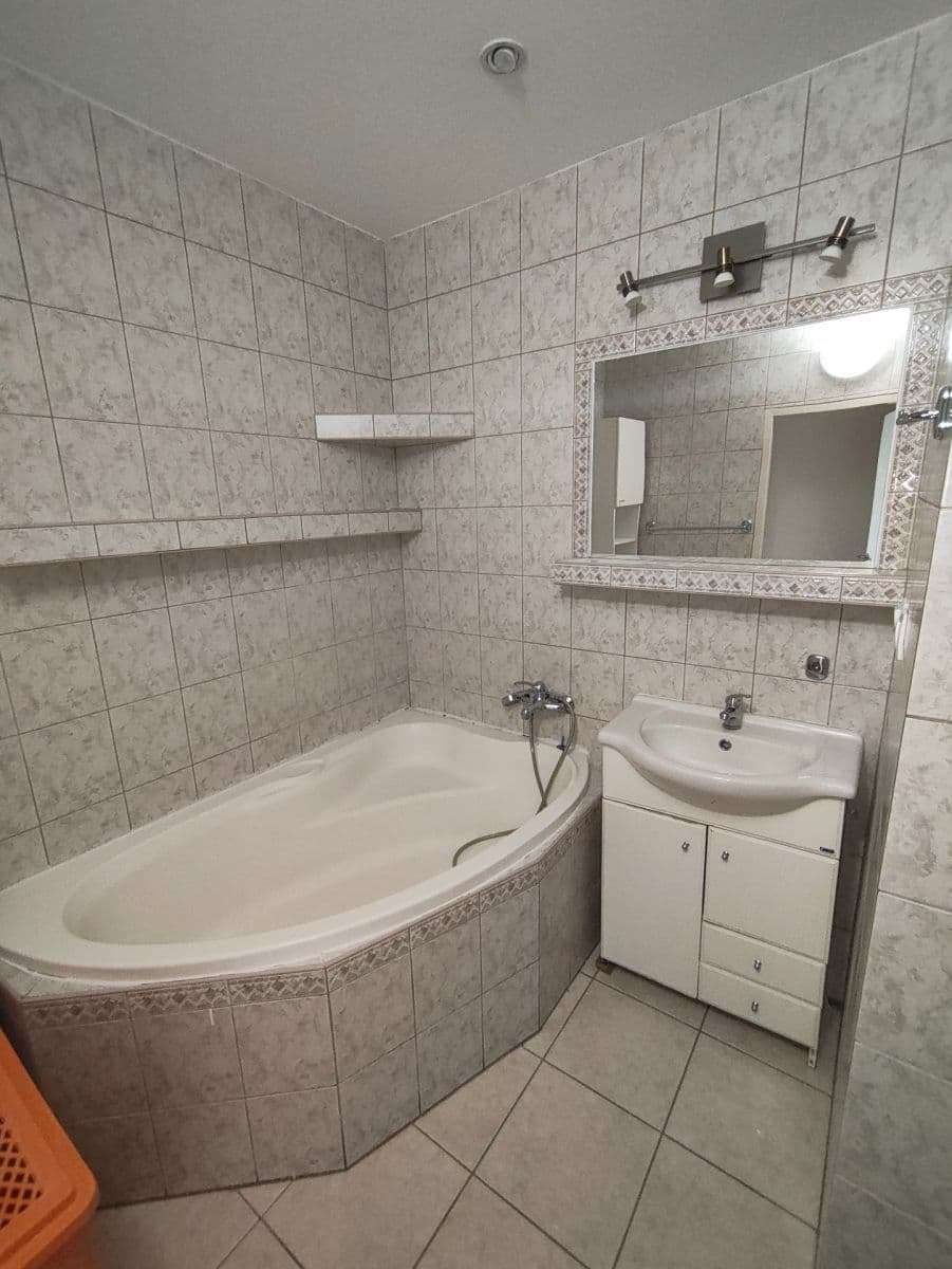 Predaj bytu 2-izbový 69 m², Holíčska, Petržalka, Bratislavský kraj Predaj bytu 2-izbový 69 m², Holíčska, Petržalka, Bratislavský kraj