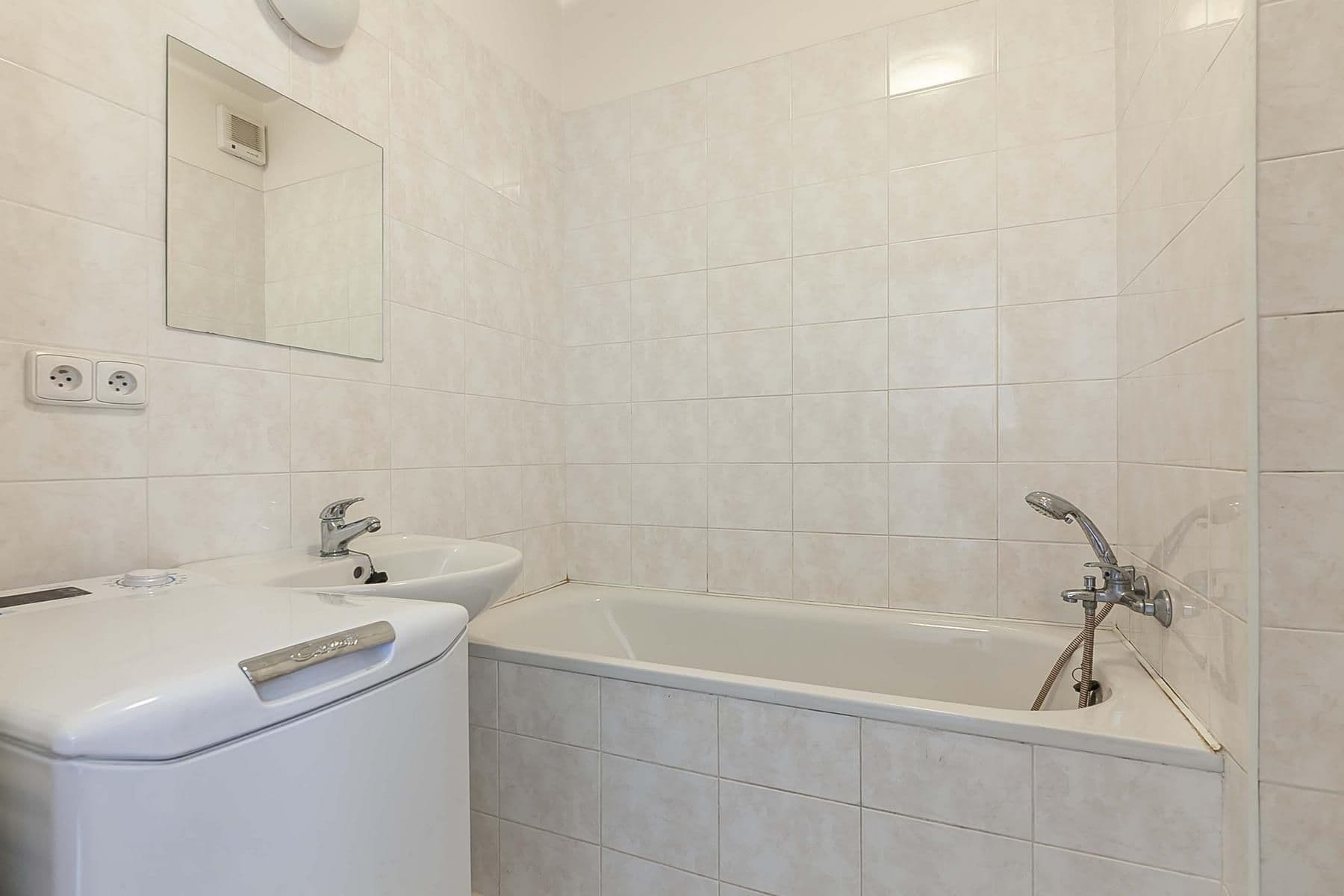 Predaj bytu 1-izbový 38 m², Pastelová, Liberec, Praha Predaj bytu 1-izbový 38 m², Pastelová, Liberec, Praha