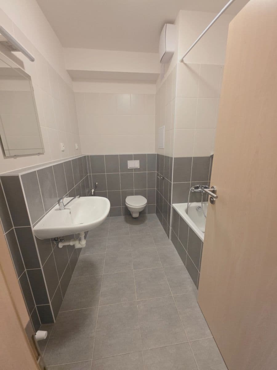 Prenájom bytu 1-izbový 33 m², Jaroslava Holečka, Kladno, Středočeský kraj Prenájom bytu 1-izbový 33 m², Jaroslava Holečka, Kladno, Středočeský kraj