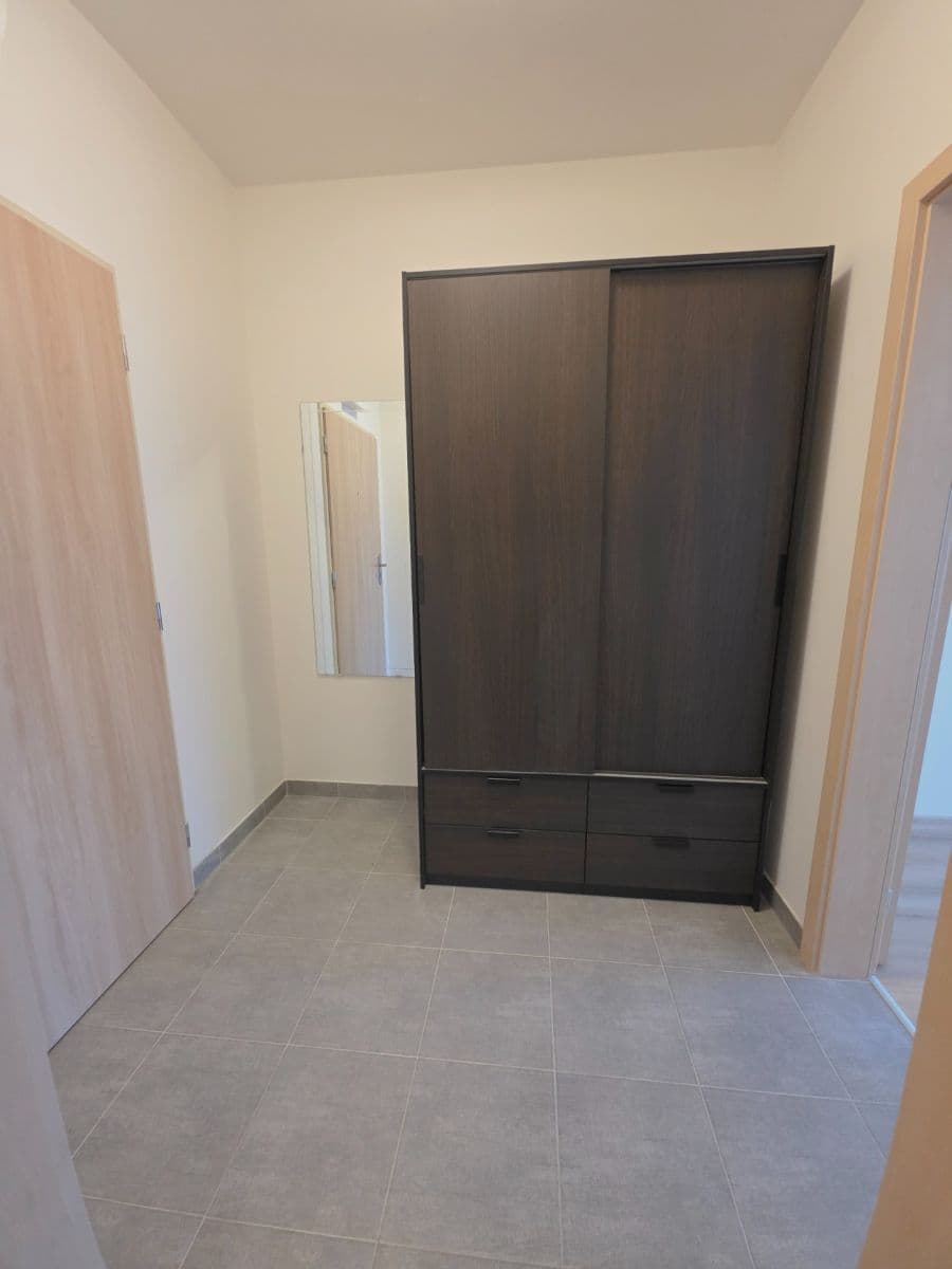 Prenájom bytu 1-izbový 33 m², Jaroslava Holečka, Kladno, Středočeský kraj Prenájom bytu 1-izbový 33 m², Jaroslava Holečka, Kladno, Středočeský kraj