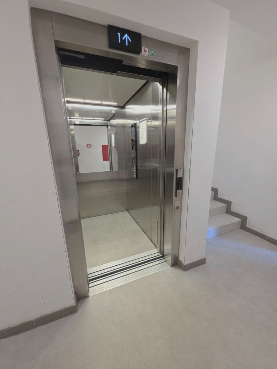 Prenájom bytu 1-izbový 33 m², Jaroslava Holečka, Kladno, Středočeský kraj Prenájom bytu 1-izbový 33 m², Jaroslava Holečka, Kladno, Středočeský kraj