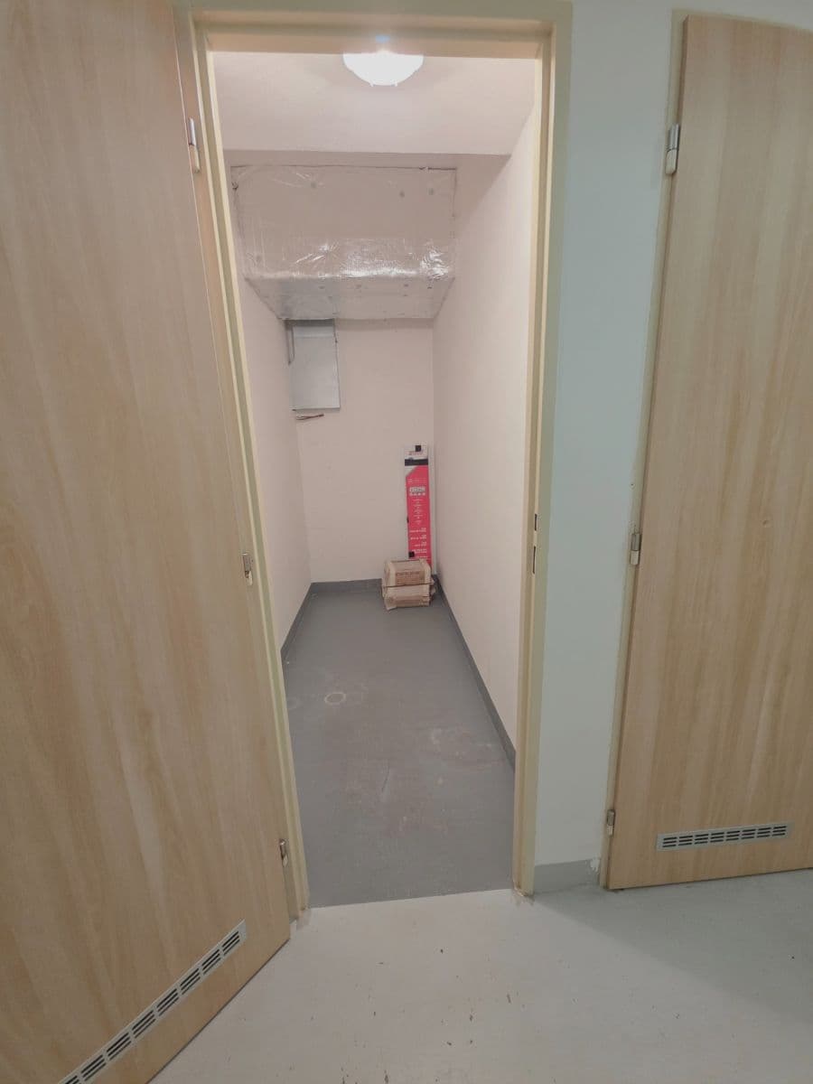 Prenájom bytu 1-izbový 33 m², Jaroslava Holečka, Kladno, Středočeský kraj Prenájom bytu 1-izbový 33 m², Jaroslava Holečka, Kladno, Středočeský kraj
