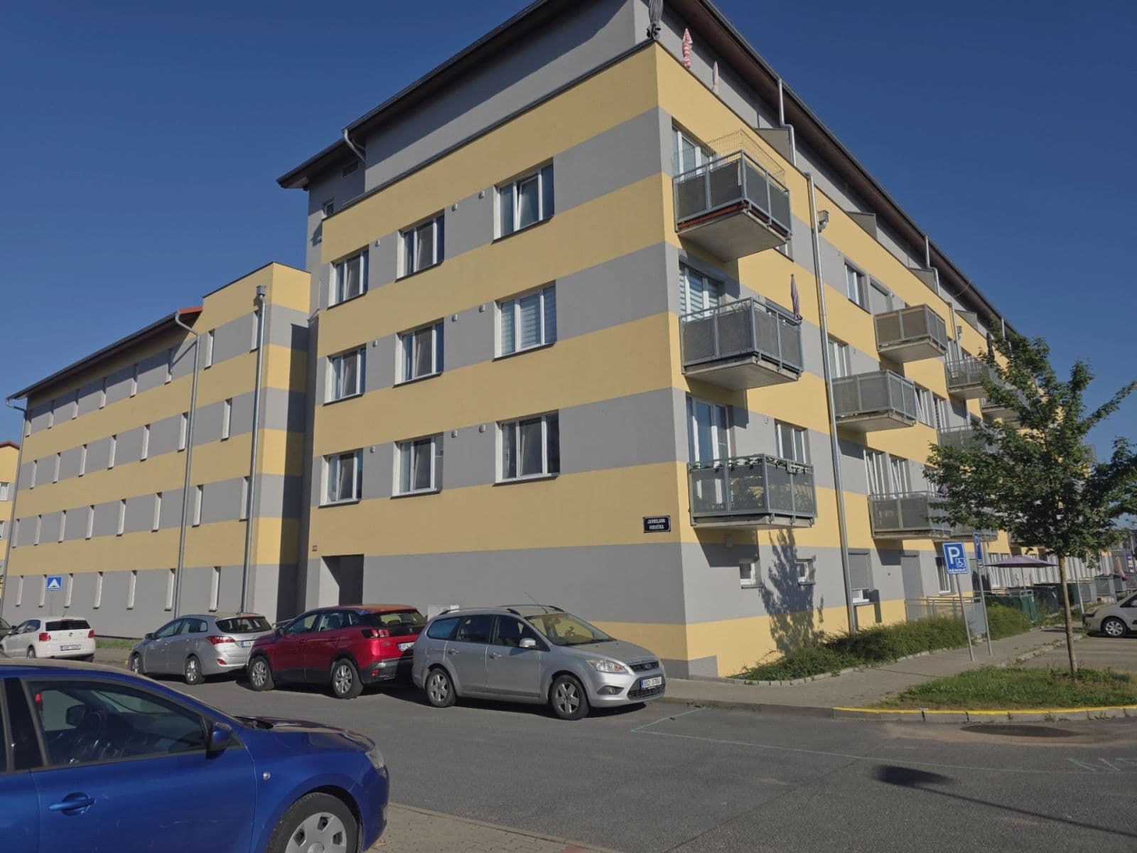 Prenájom bytu 1-izbový 33 m², Jaroslava Holečka, Kladno, Středočeský kraj Prenájom bytu 1-izbový 33 m², Jaroslava Holečka, Kladno, Středočeský kraj