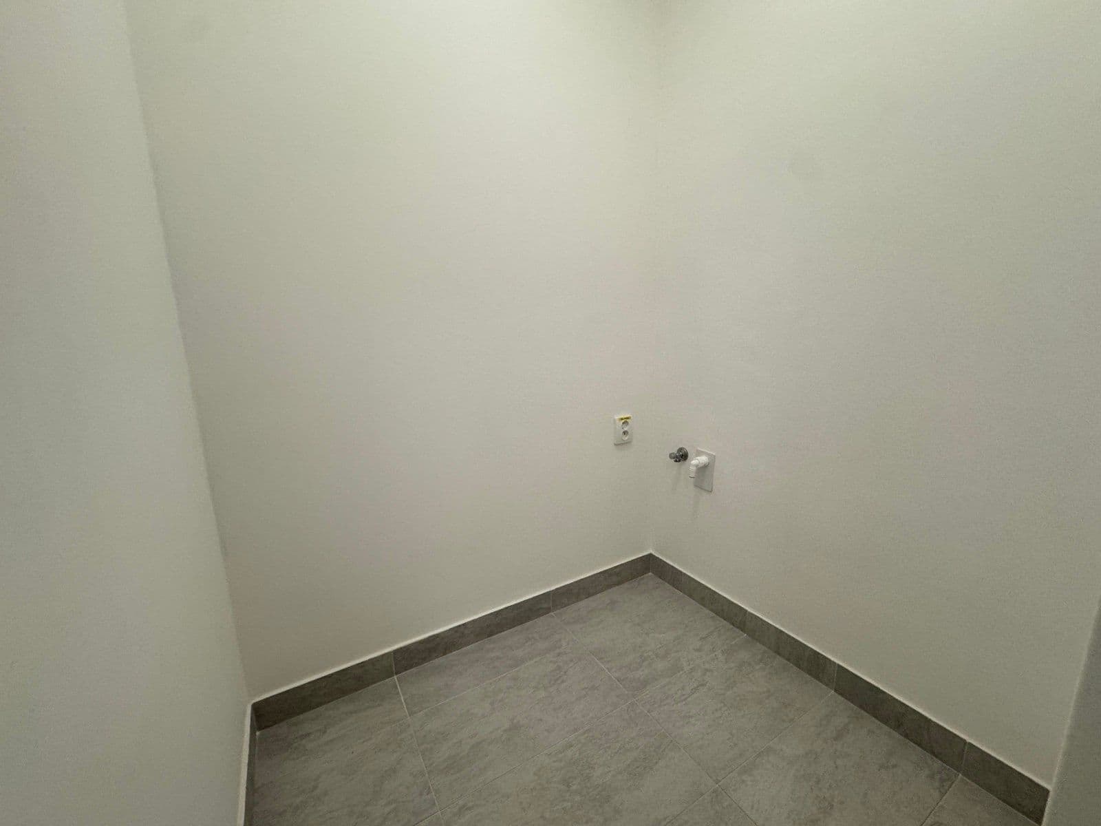 Prenájom bytu 4-izbový 88 m², Hlavní třída, Havířov, Moravskoslezský kraj Prenájom bytu 4-izbový 88 m², Hlavní třída, Havířov, Moravskoslezský kraj