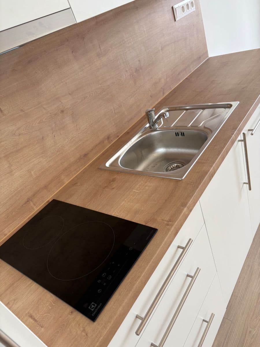 Prenájom bytu 1-izbový 30 m², Jáchymovská, Praha, Praha Prenájom bytu 1-izbový 30 m², Jáchymovská, Praha, Praha