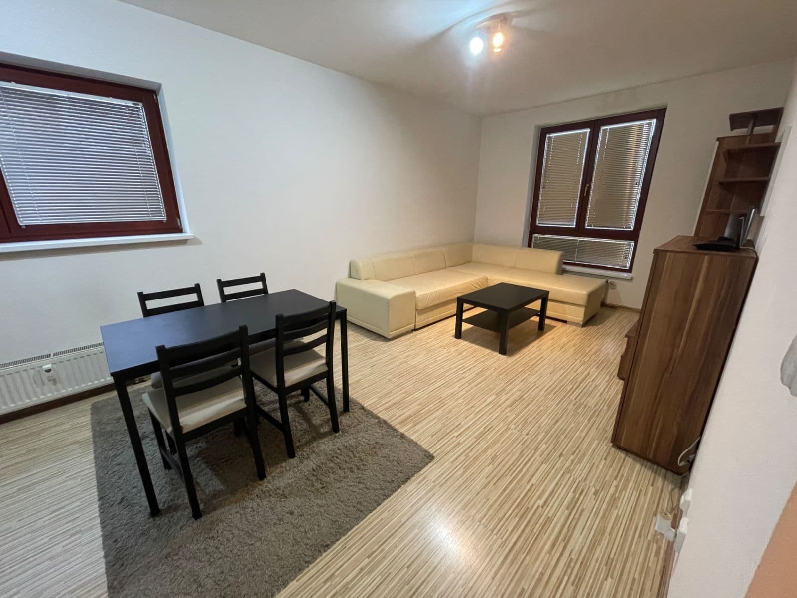 Predaj bytu 2-izbový 42 m², Jarní, Hostivice, Středočeský kraj Predaj bytu 2-izbový 42 m², Jarní, Hostivice, Středočeský kraj