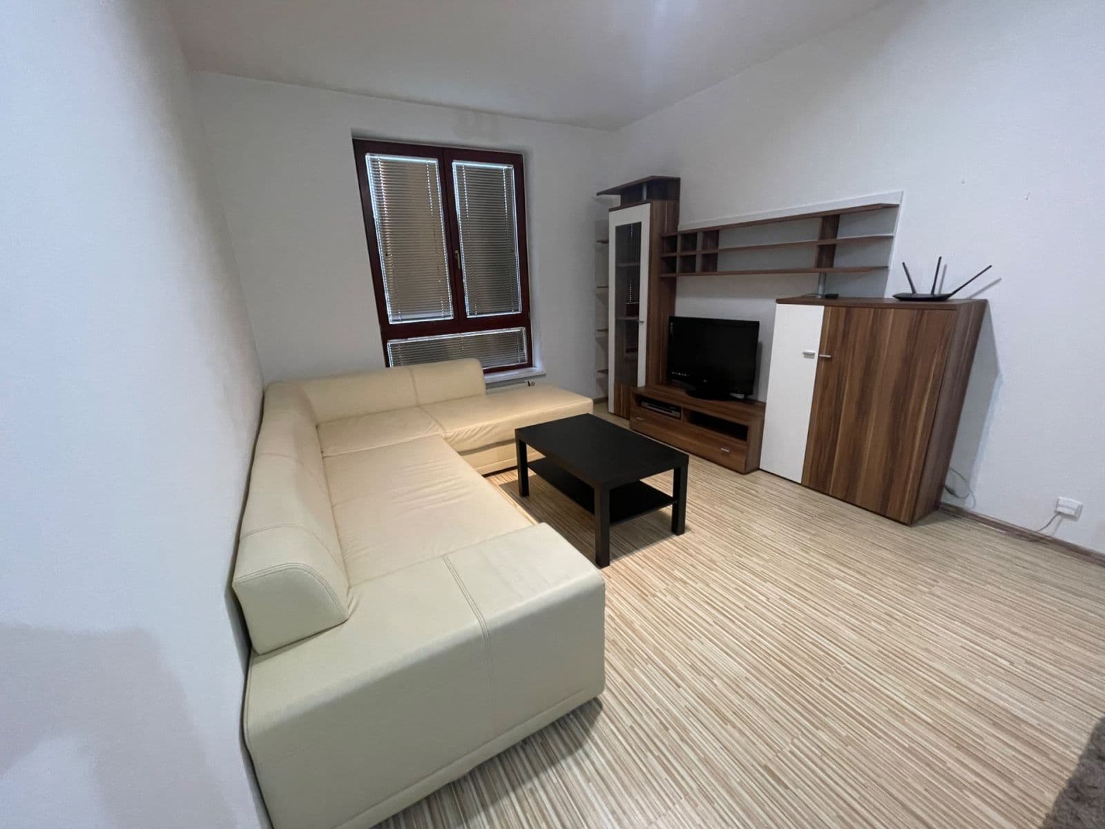 Predaj bytu 2-izbový 42 m², Jarní, Hostivice, Středočeský kraj Predaj bytu 2-izbový 42 m², Jarní, Hostivice, Středočeský kraj